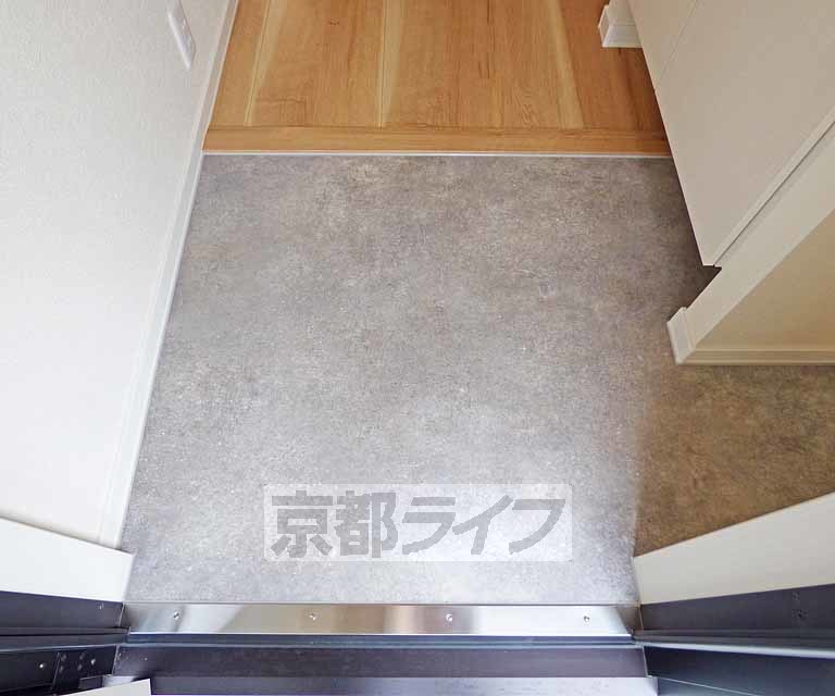 地下鉄烏丸線 北大路駅 徒歩21分 2階建 築3年の玄関写真