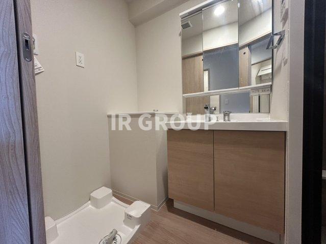 洗面設備　別部屋写真参照