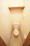 トイレ　落ち着いた色調のトイレです
