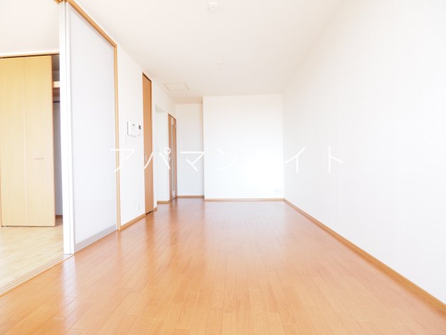 居室・リビング　居間です