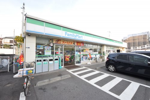 コンビニ　ファミリーマート横浜和泉町店（コンビニ）まで461m