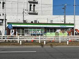 コンビニ　ファミリーマート福島北港通店（コンビニ）まで355m