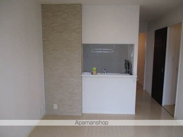 2LDK Apartment in Kanazawa, Ishikawa — photo 3 of 3