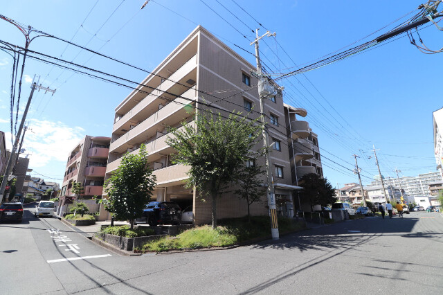 建物外観　明るい外観です