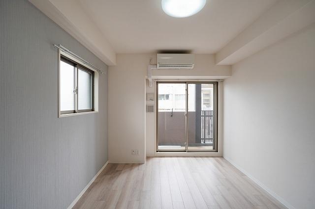 LaDouceur梅田Westの居間写真