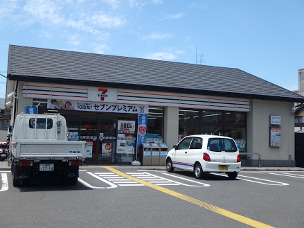 コンビニ　セブンイレブン 智恵光院上長者町店（コンビニ）まで385m