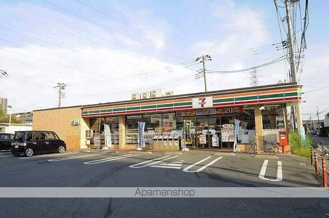コンビニ　セブンイレブン（コンビニ）まで353m
