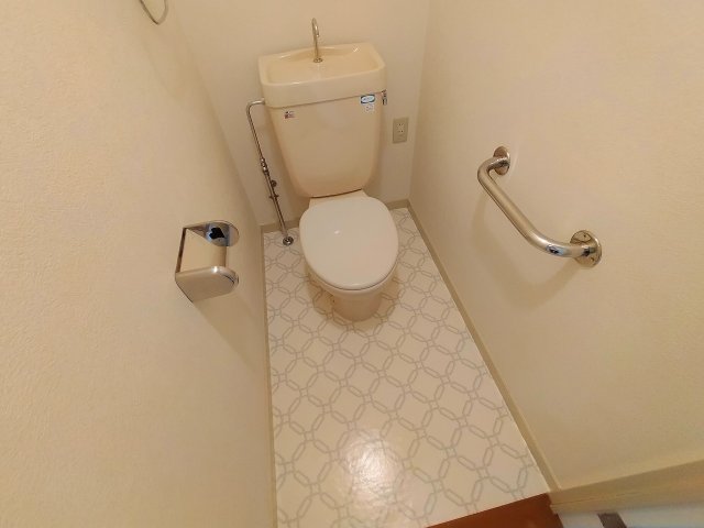 ＪＲ東海道本線 神戸駅 徒歩10分 14階建 築36年のトイレ写真