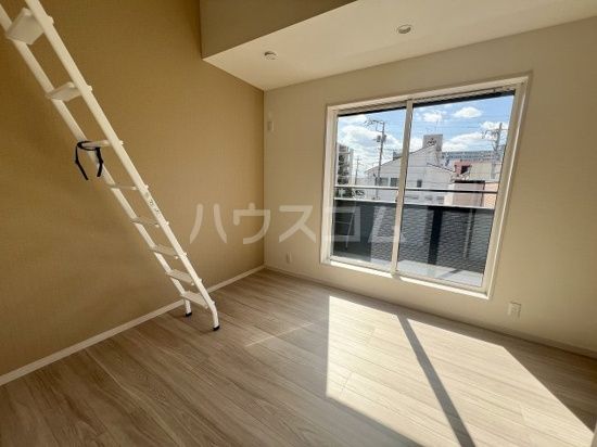 アットリラ八千代台東の居間写真