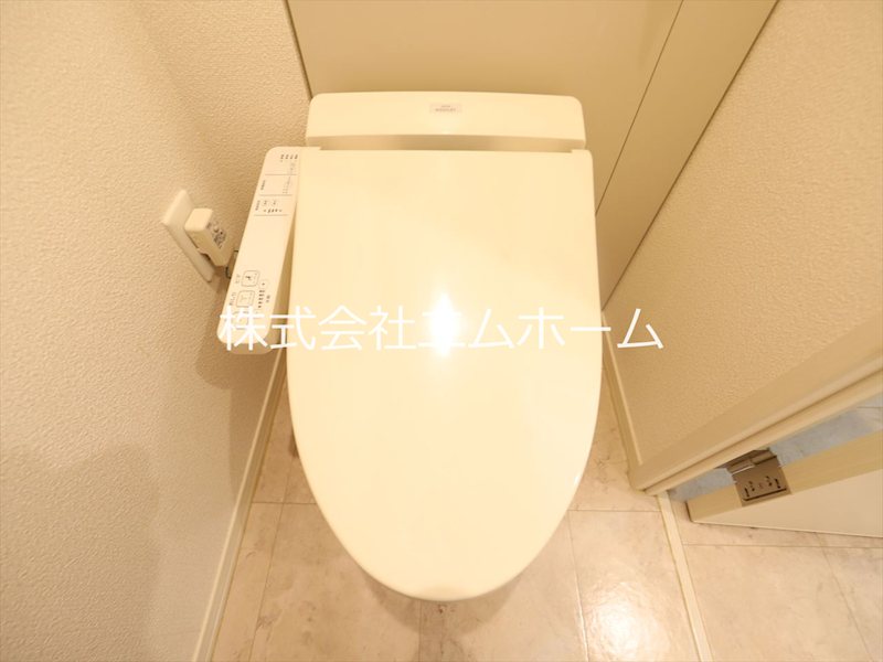 トイレ　トイレ　温水洗浄便座
