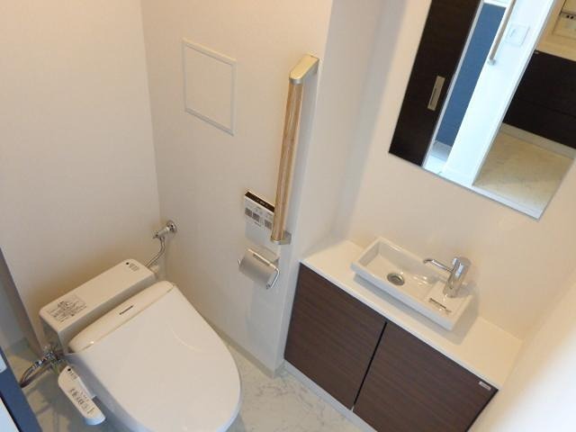 トイレ　清潔感のあるトイレになっています。
