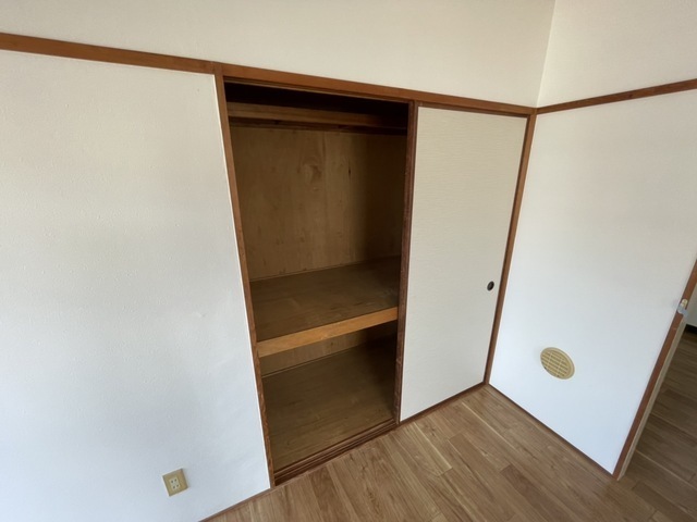 リラ船本の内装写真