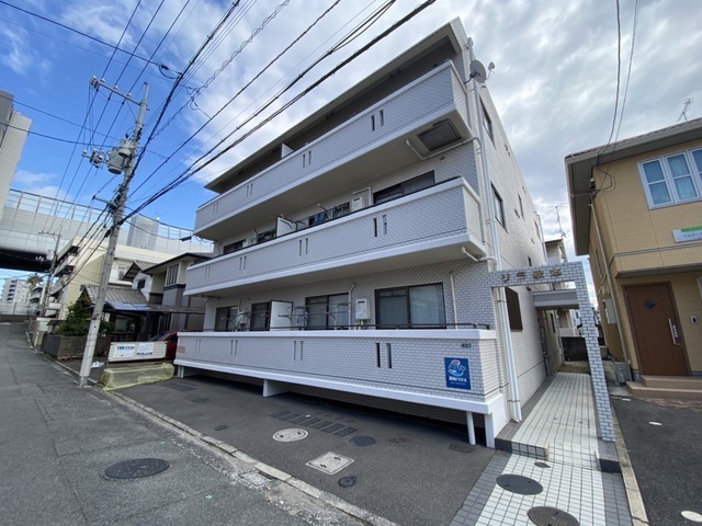 リラ船本の外観写真