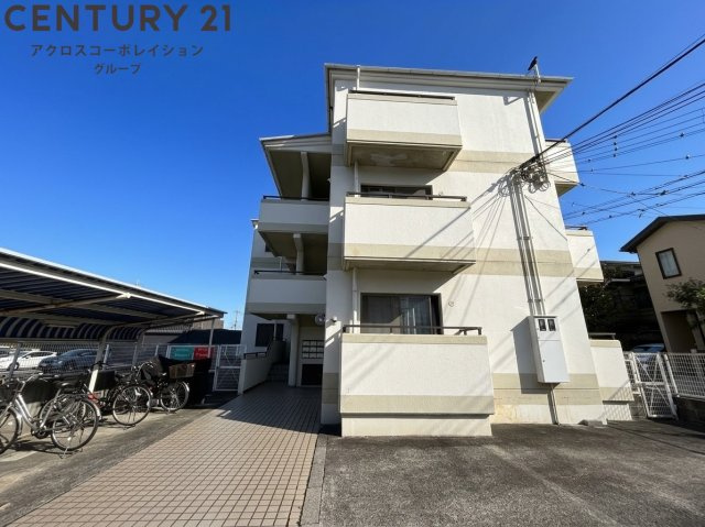 建物外観　敷地内に駐車場・駐輪場あります！
