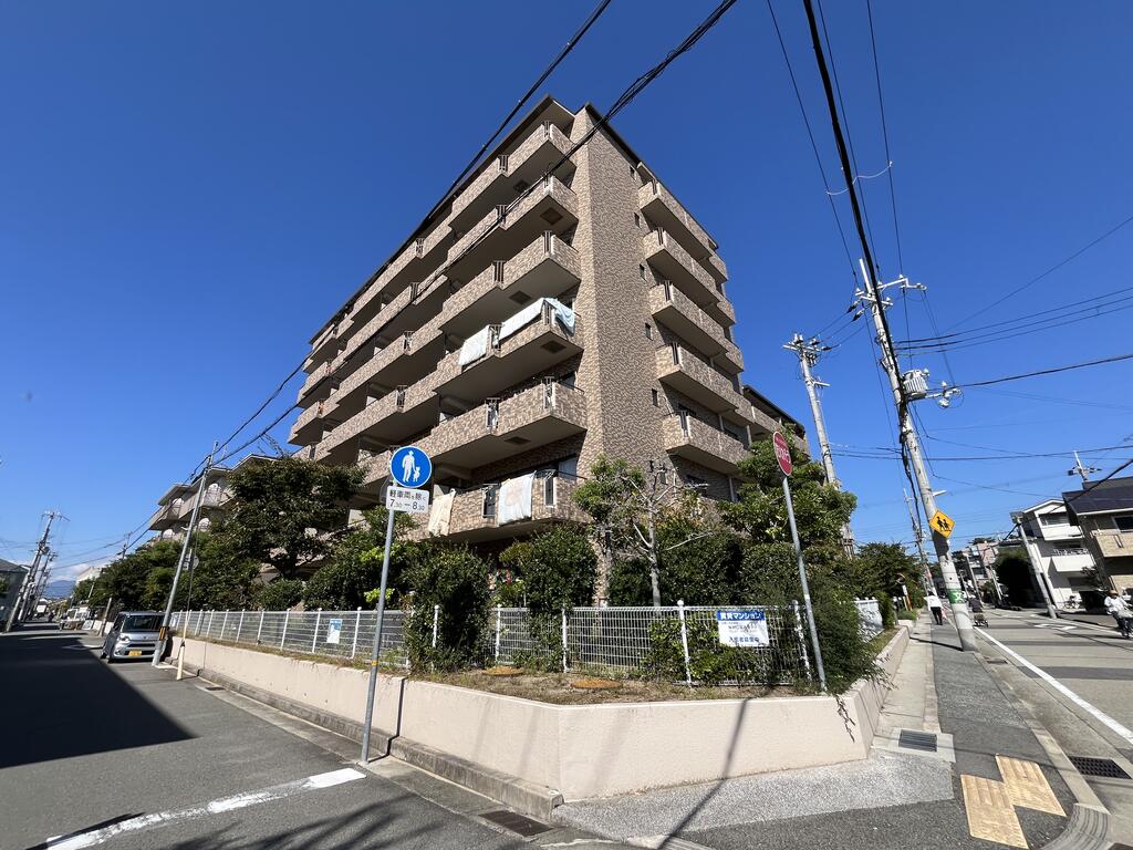 建物外観　RC造・オートロック・エレベーター付きです♪