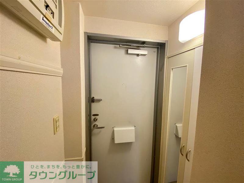 レオパレスサクラパークAの玄関写真