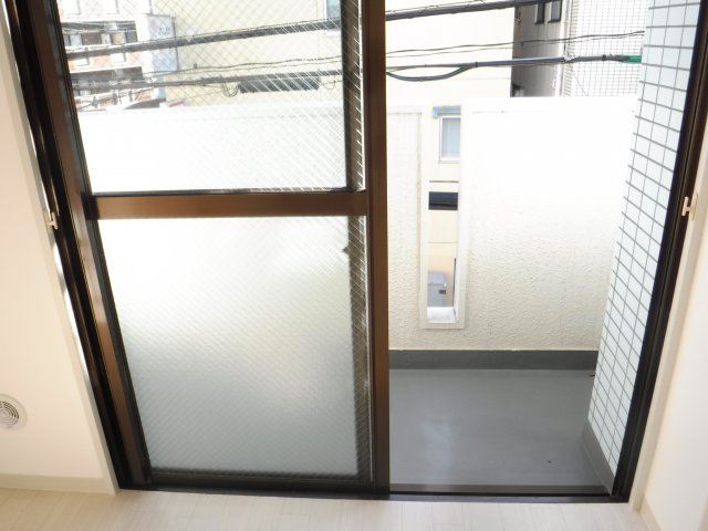バルコニー　他のお部屋の参考写真となります。