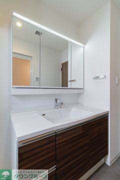洗面設備　※写真は同タイプ住戸です。