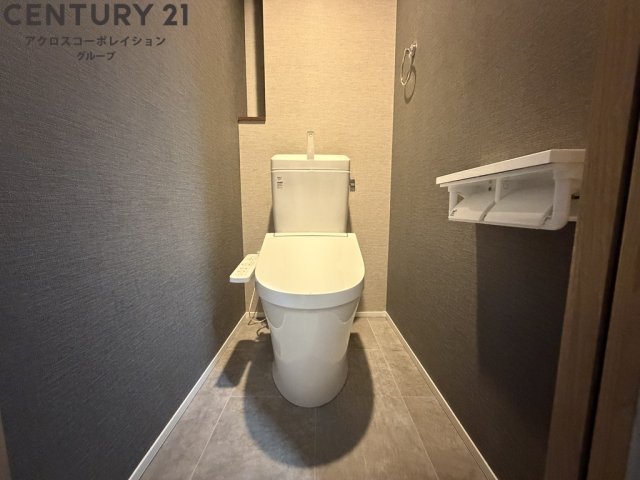 トイレ　温水洗浄便座付きのトイレです♪