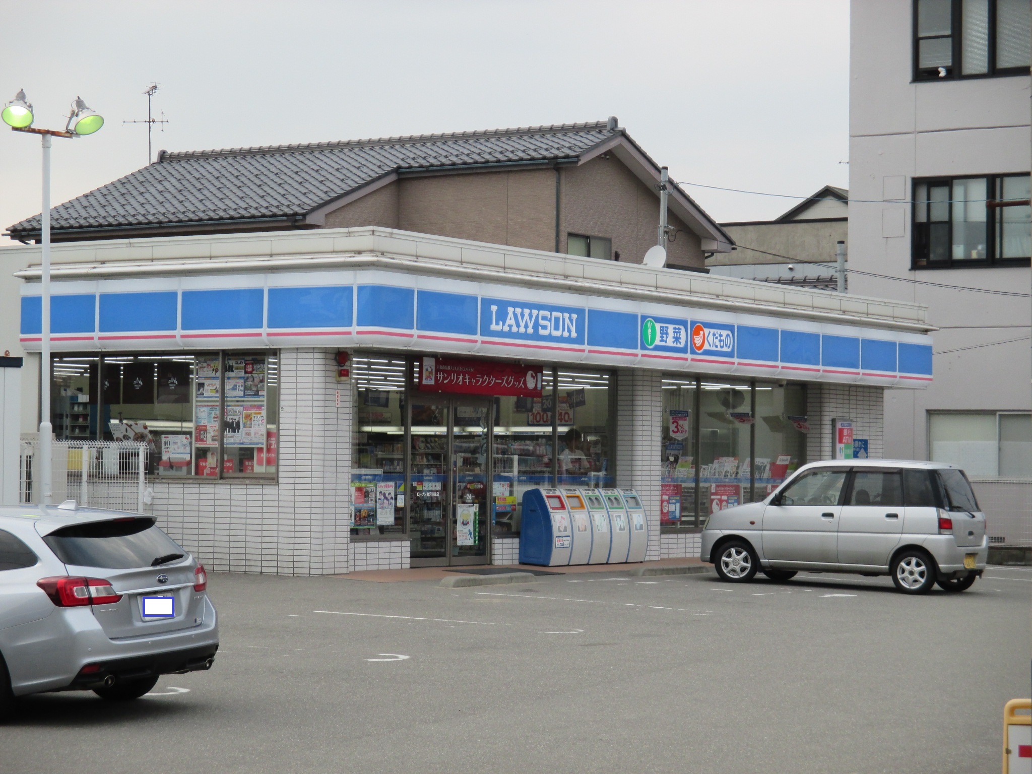 コンビニ　ローソン金沢泉野町店（コンビニ）まで750m