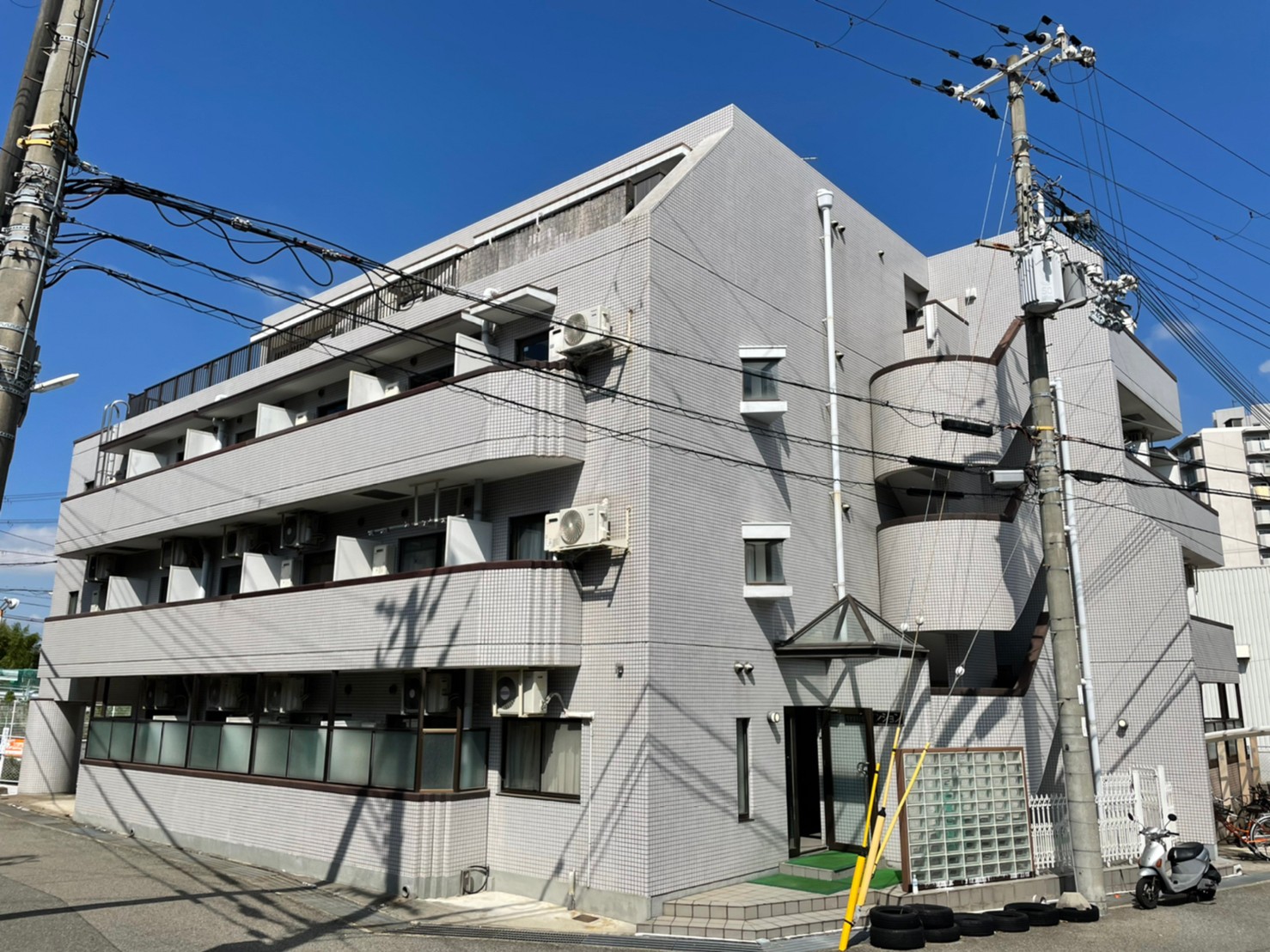 【神戸市西区伊川谷町有瀬のマンションの建物外観】