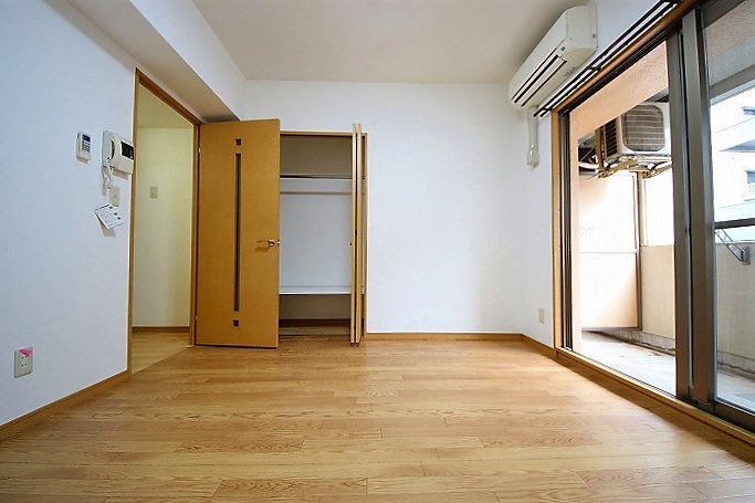 居室・リビング　※写真は同タイプの別部屋です（以下同）※