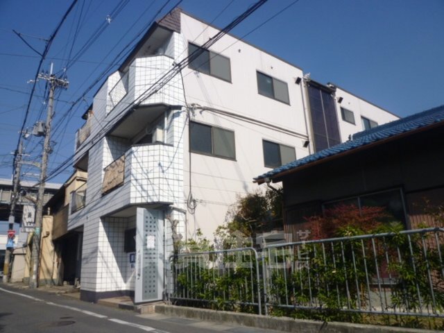 京都市山科区川田前畑町のマンションの建物外観