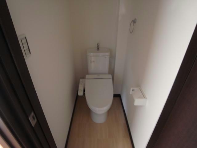 【羽島市足近町のアパートのトイレ】