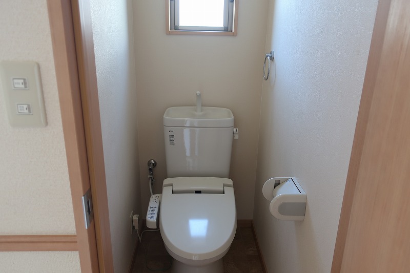 ＪＲ予讃線 多度津駅 徒歩5分 2階建 築15年のトイレ写真
