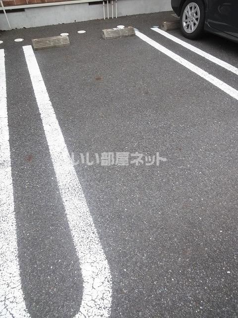 【東茨城郡茨城町大字長岡のアパートの駐車場】