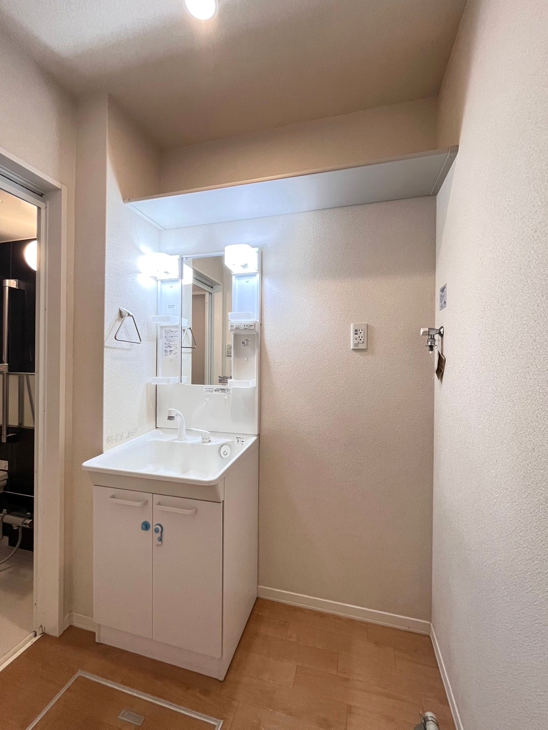 洗面設備　身支度の際に便利なシャンプードレッサー♪