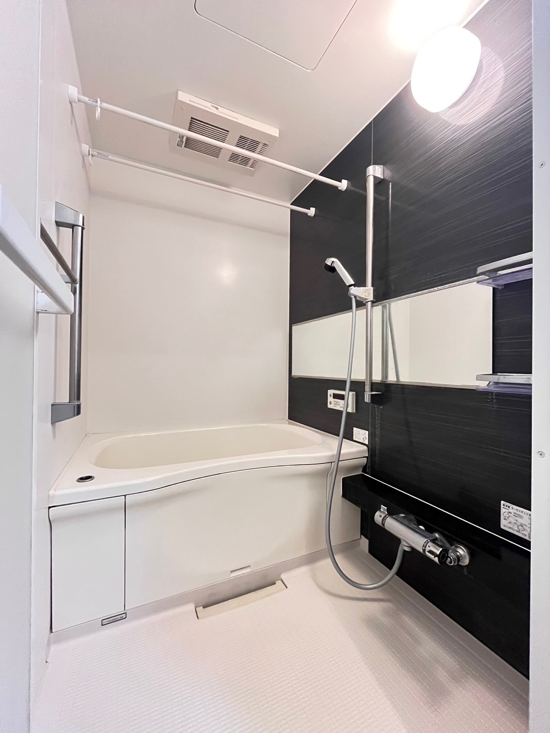 バス・シャワールーム　浴室乾燥機・追い焚き機能