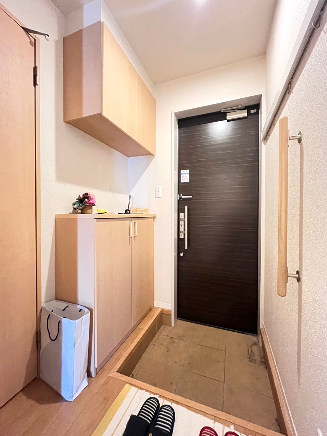 玄関　玄関横シューズBOX付き！