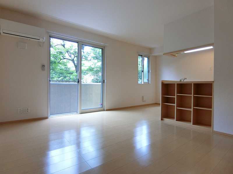 居室・リビング　※同物件、別部屋になります。