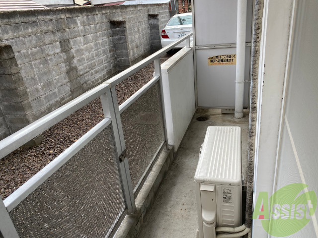 バルコニー　バルコニーは天気の良い日には洗濯物も良く乾きますね。