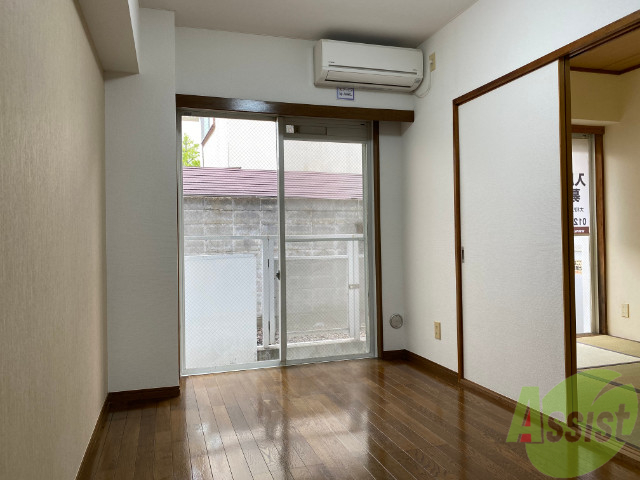 居室・リビング　リビングは陽当たりも良く風通しの良さそうなお部屋です。