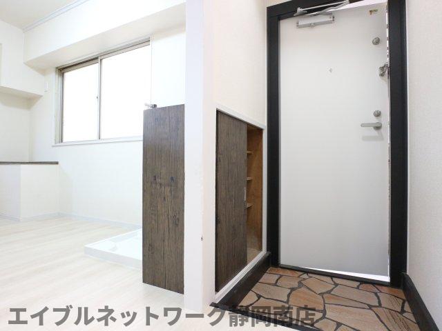 玄関　ゆったりとした玄関です