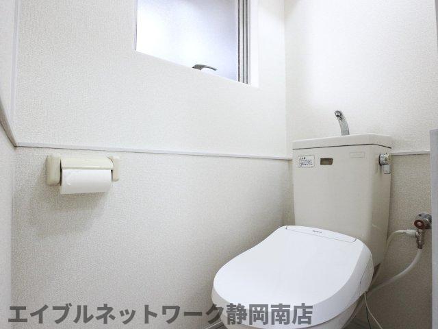 トイレ　コンパクトで使いやすいトイレです