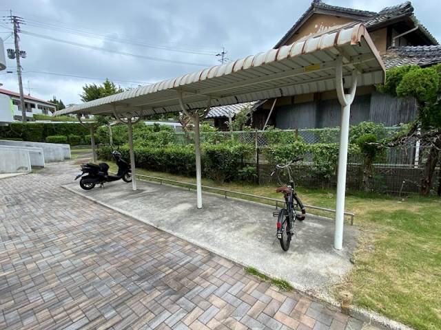 【福津市小竹のマンションの駐車場】