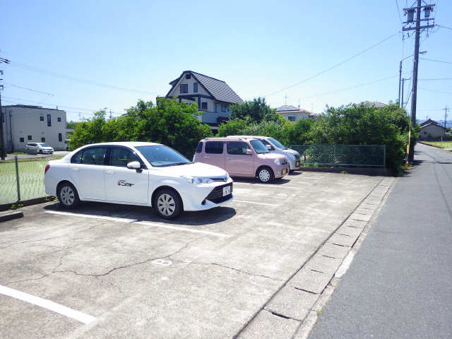 【ツインズＳＵＧＩＵＲＡの駐車場】