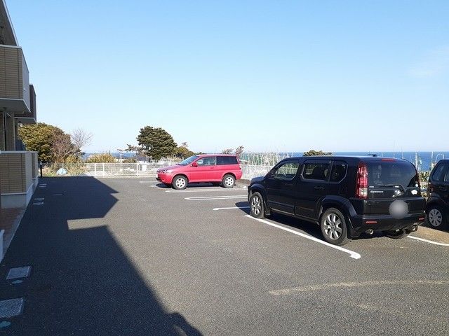 【ノース・ヒルIIの駐車場】