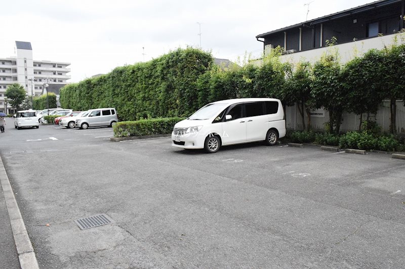 【ラポート池の川の駐車場】