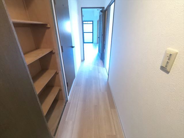 その他　廊下収納