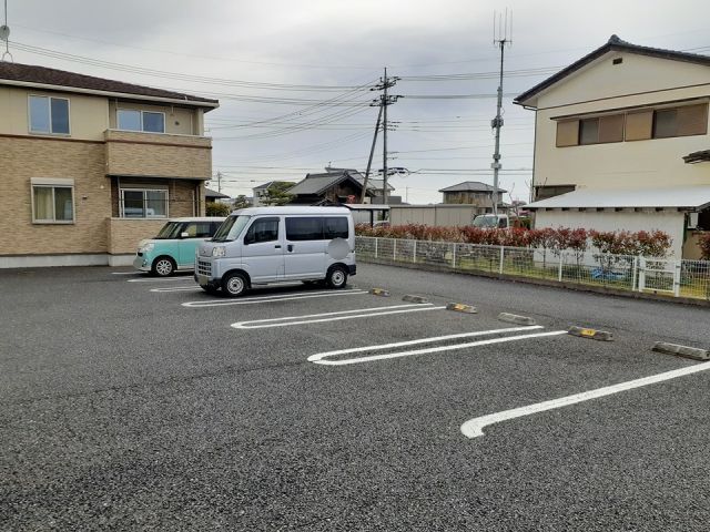 【北茨城市中郷町上桜井のアパートの駐車場】