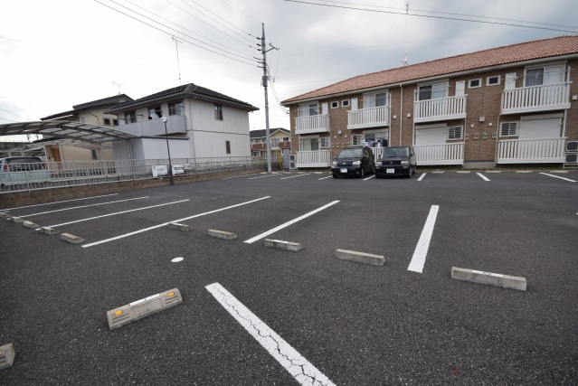 【アスタマニアーナAの駐車場】