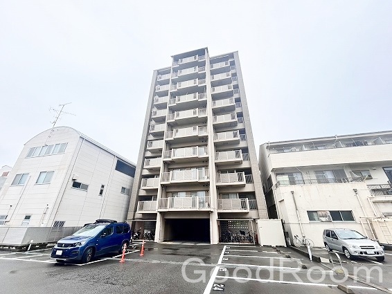 徳島市下助任町のマンションの建物外観