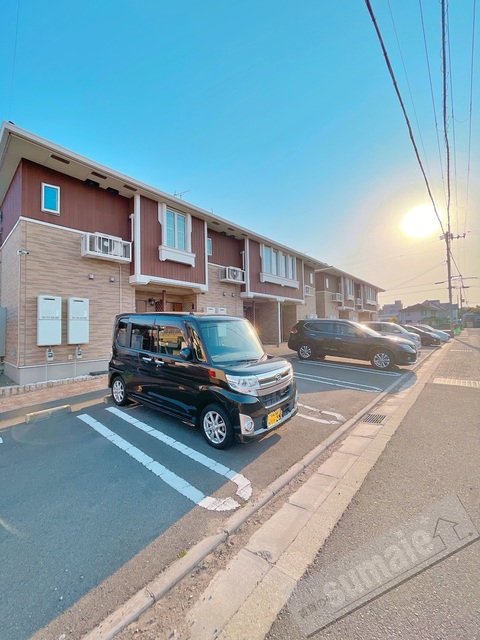 【和歌山市西浜のアパートの駐車場】