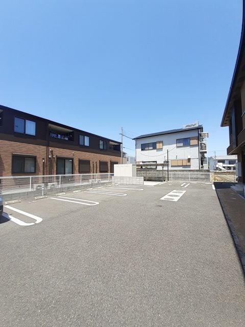 【御坊市藤田町吉田のアパートの駐車場】