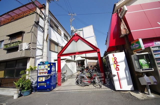 東大阪市若江本町のマンションの建物外観