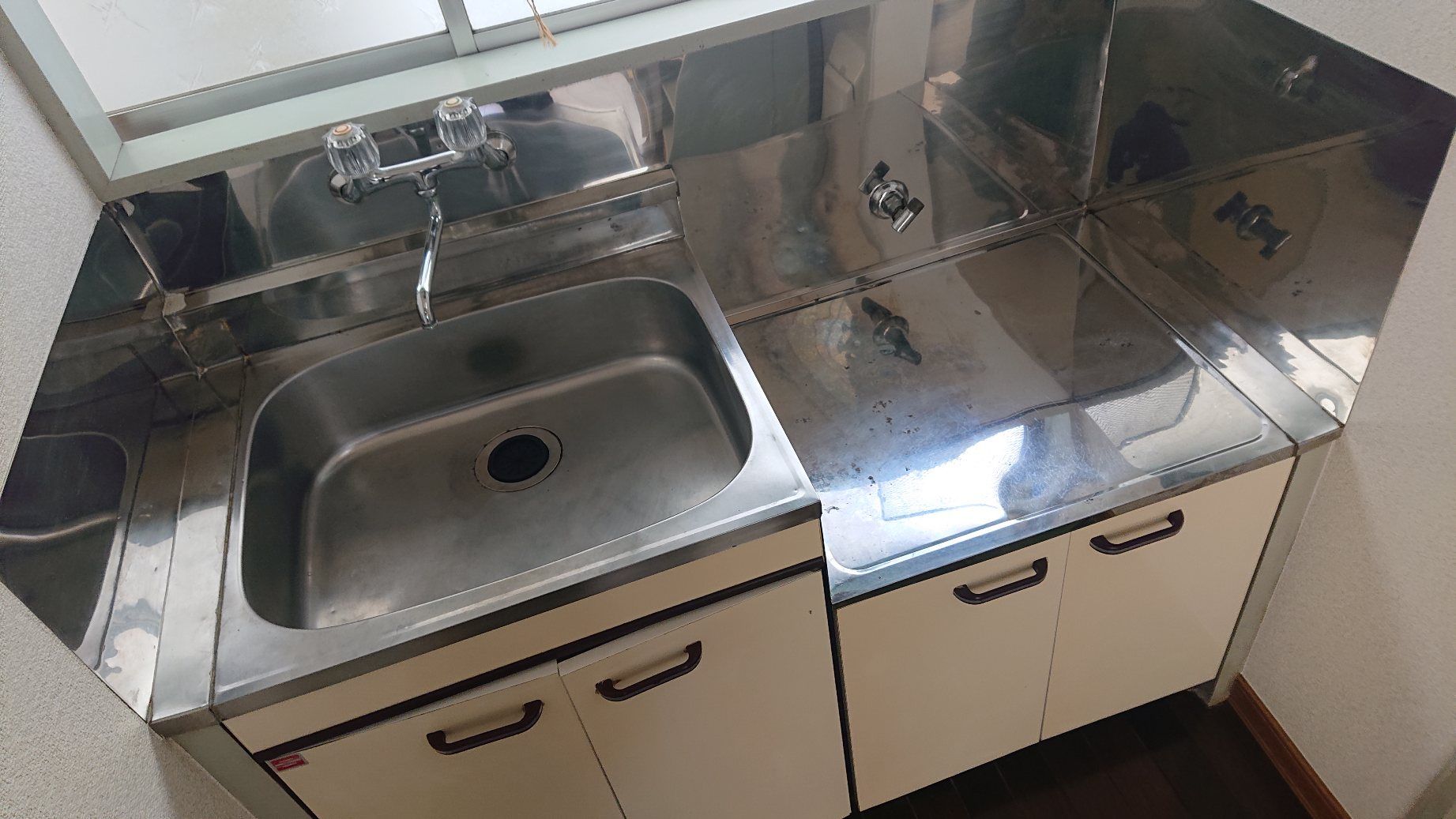 キッチン　キッチンを斜め上からみた様子です。